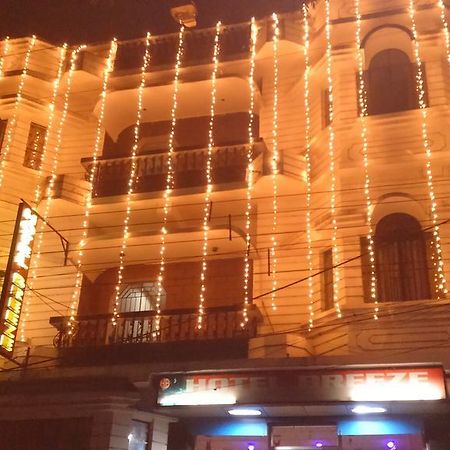 Breeze Hotel Shiliguri Exterior foto