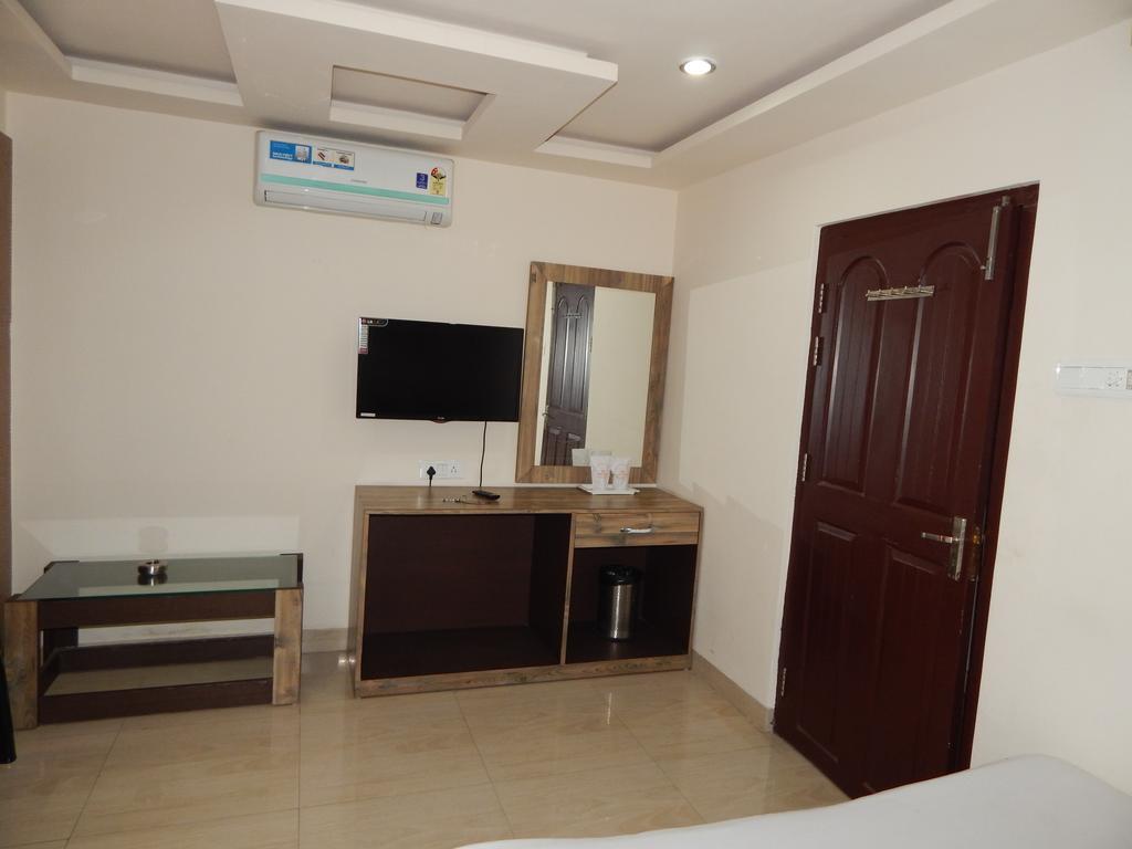 Breeze Hotel Shiliguri Exterior foto