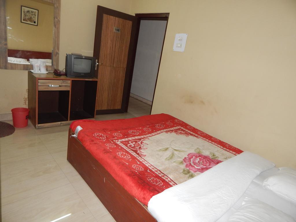 Breeze Hotel Shiliguri Exterior foto