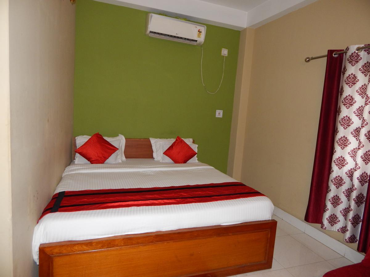 Breeze Hotel Shiliguri Exterior foto